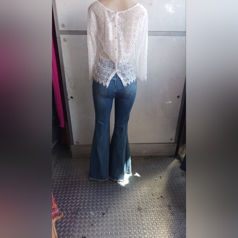 Blouse - Picture 2 of 3
